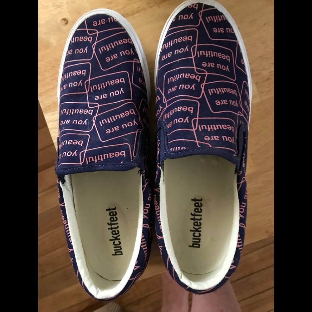 BUCKETFEET YOU ARE BEAUTIFUL WOMEN’S SIZE 9